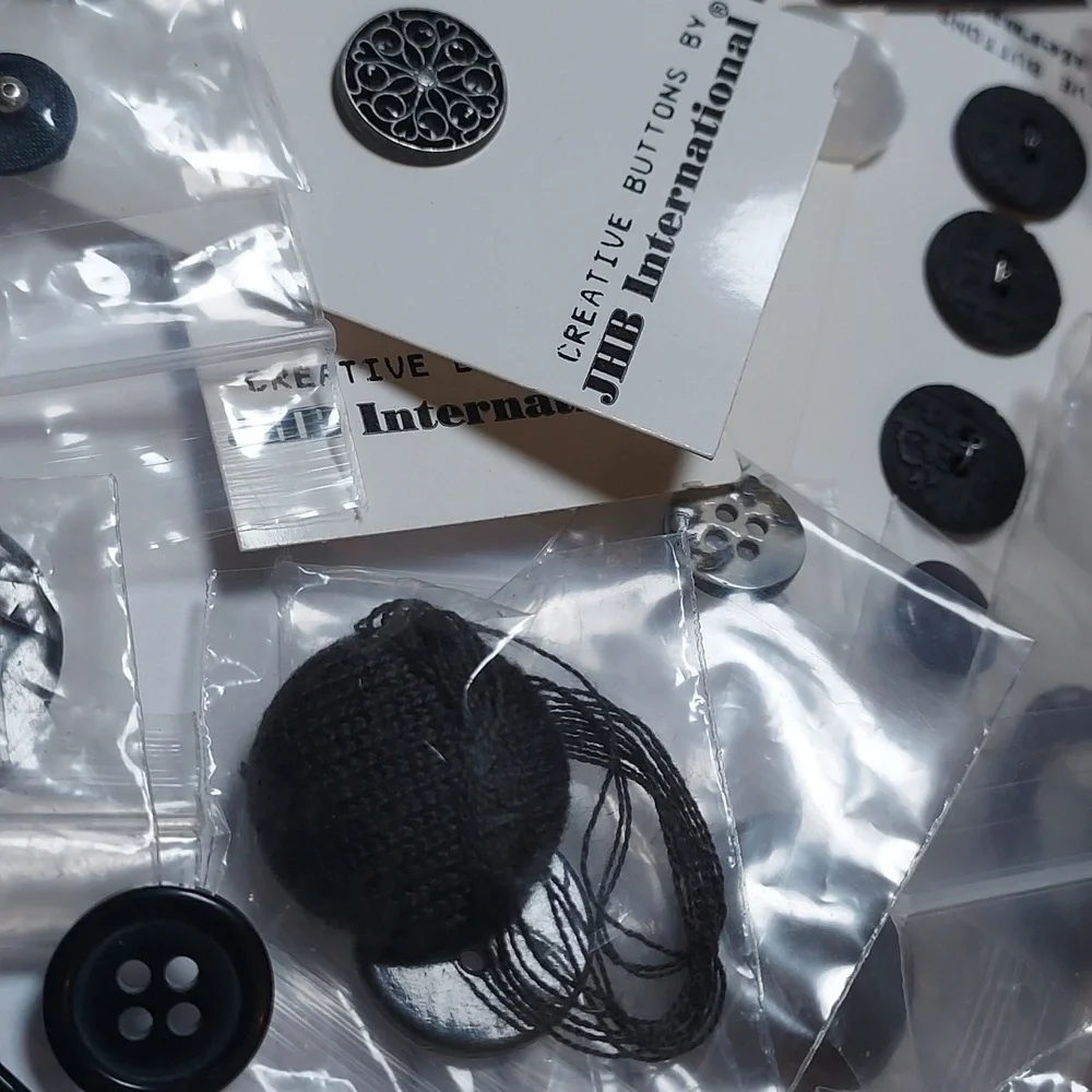 Lot of Vintage Buttons Sewing Handcrafts